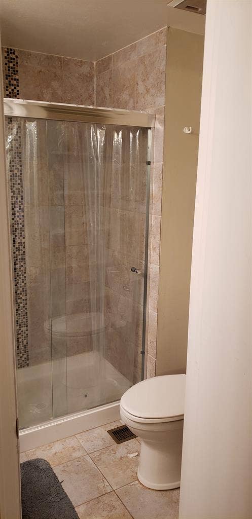 Master bedroom w private bathroom