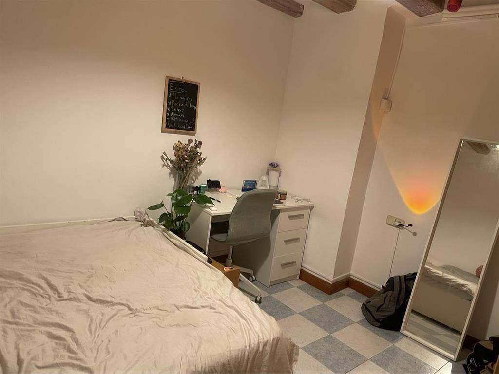 Room available in heart of BCN !