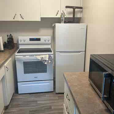 Spare room in 2 bdr apartment