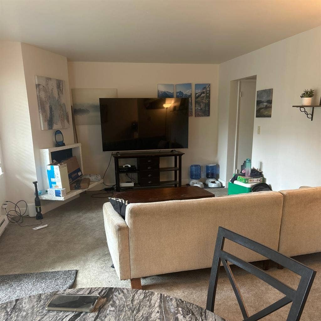 Spare room in 2 bdr apartment