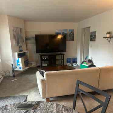 Spare room in 2 bdr apartment