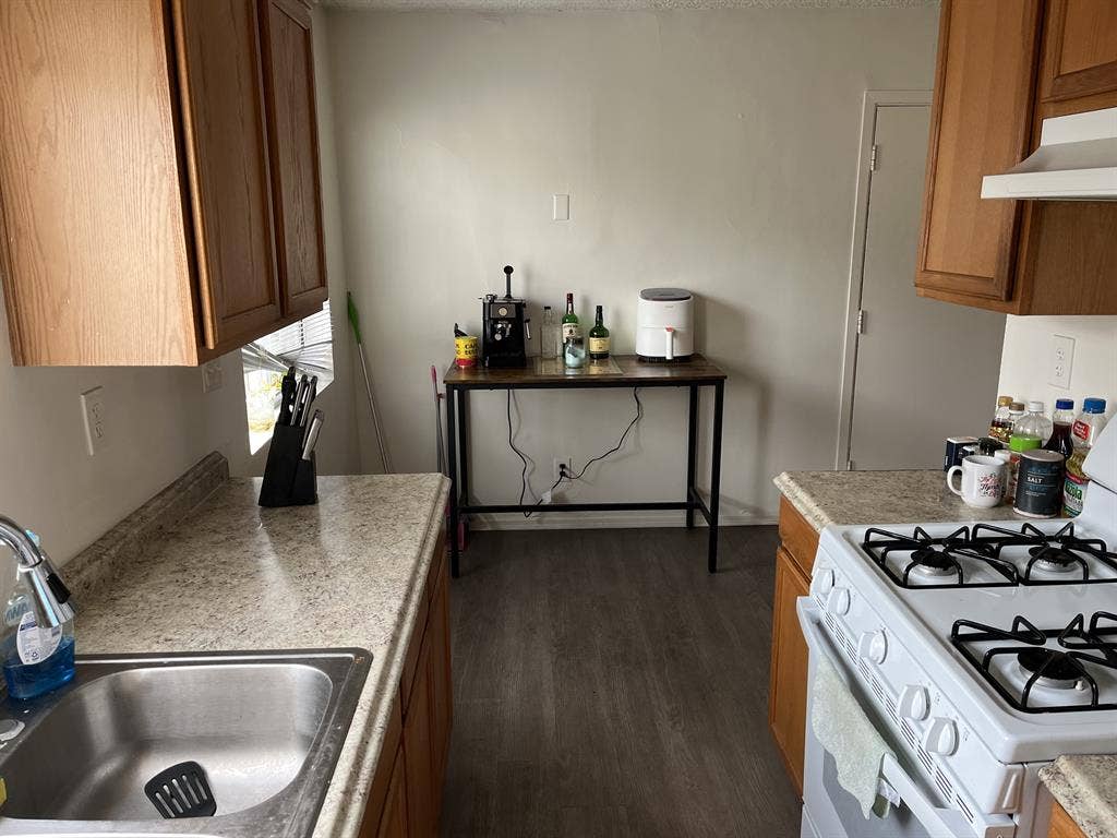 K-Town Room, Bathroom, Living Space