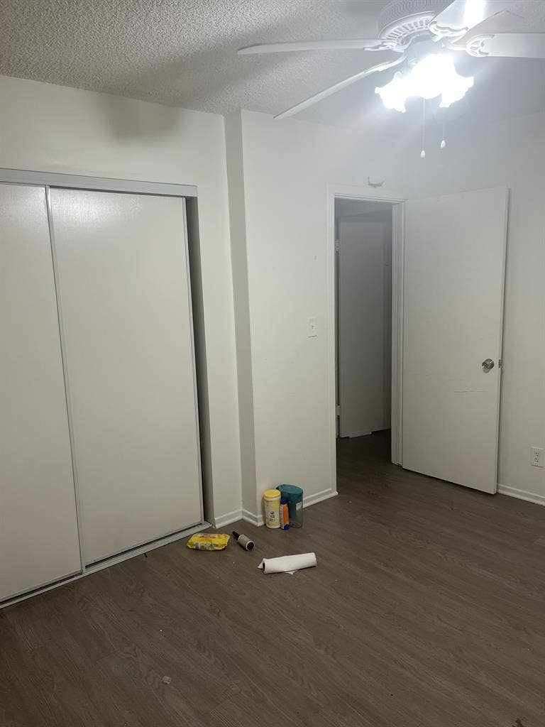 K-Town Room, Bathroom, Living Space