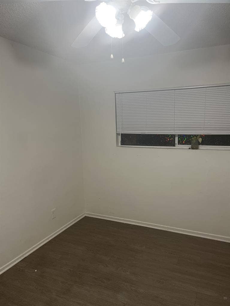K-Town Room, Bathroom, Living Space