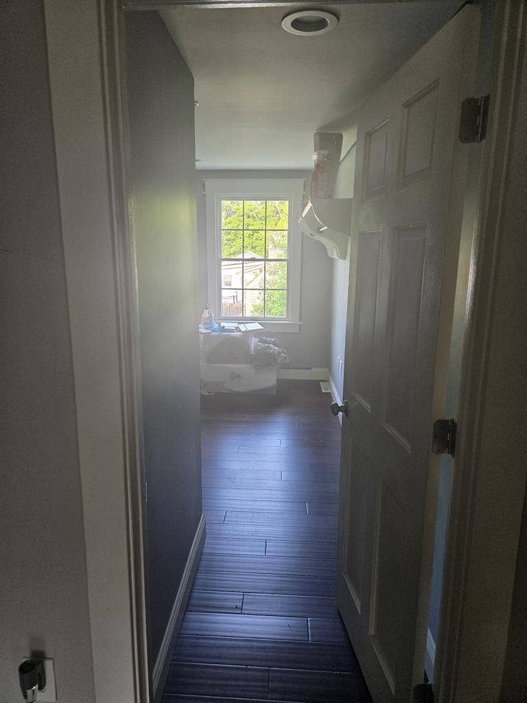 bedroom for rent full house access