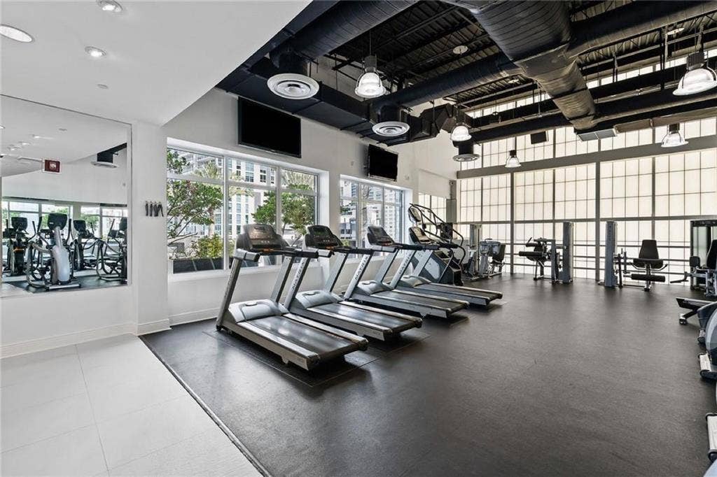 ROOM for Rent - Brickell- furnished