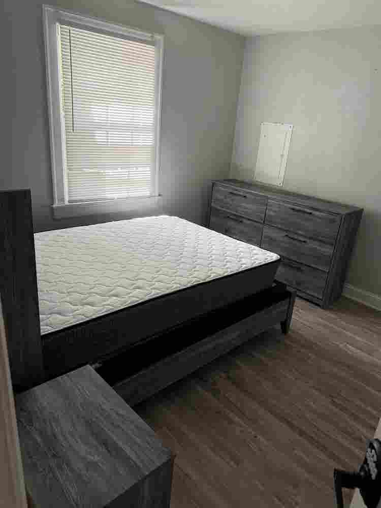 Room for rent/Roommate needed