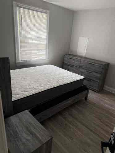 Room for rent/Roommate needed