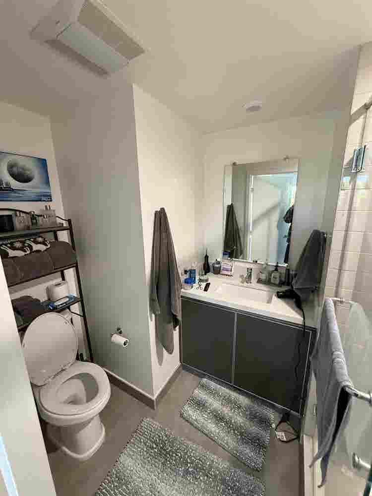 Private Room w/ Balcony - WeHo
