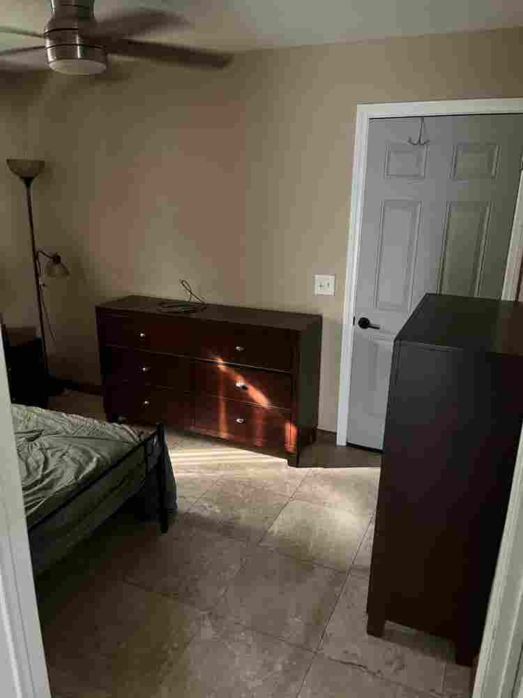 2 rooms available