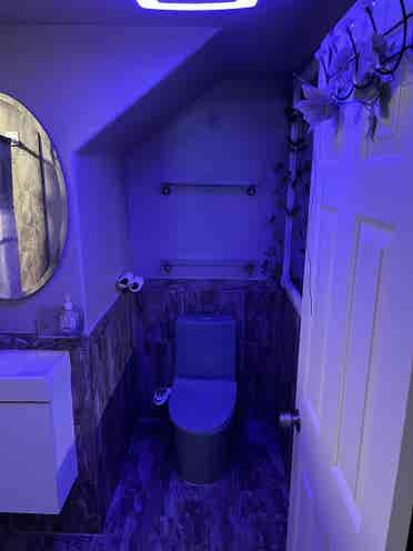 2 rooms available