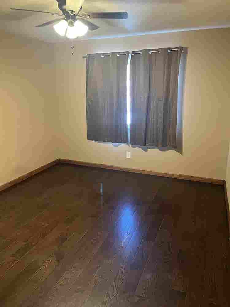 2 rooms available