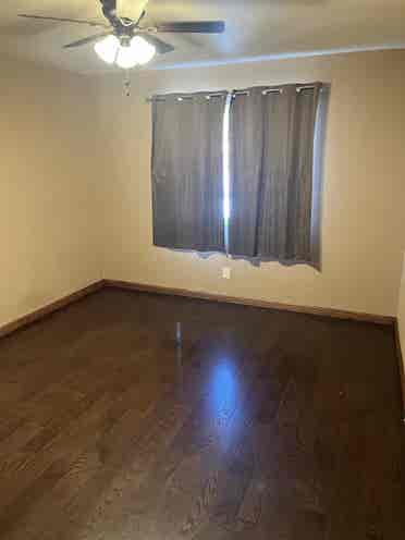 2 rooms available