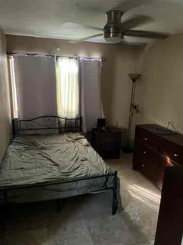 2 rooms available
