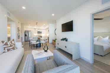 Luxury townhome!! July 1 move-in