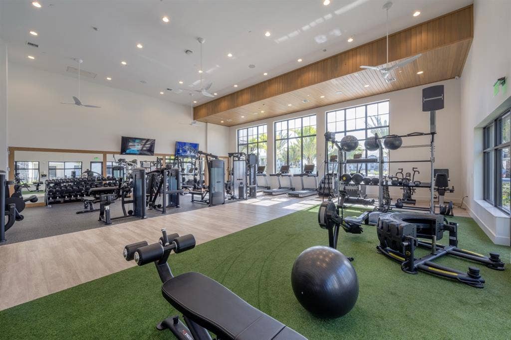 Luxury townhome!! July 1 move-in