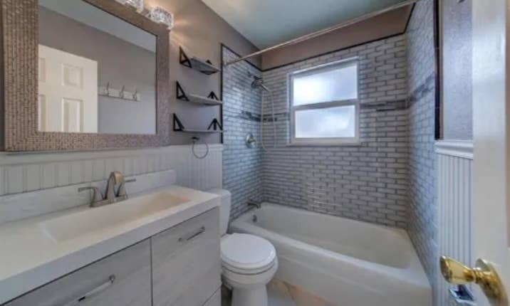 ROOM FOR RENT - NO DEPOSIT / CREDIT