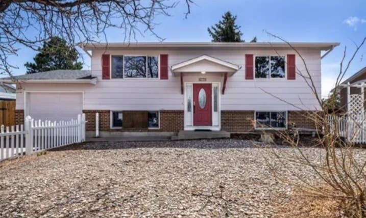 ROOM FOR RENT - NO DEPOSIT / CREDIT