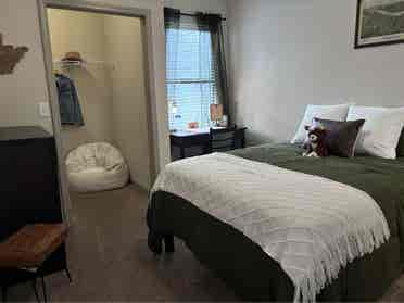 Apartment for relet at domain!!