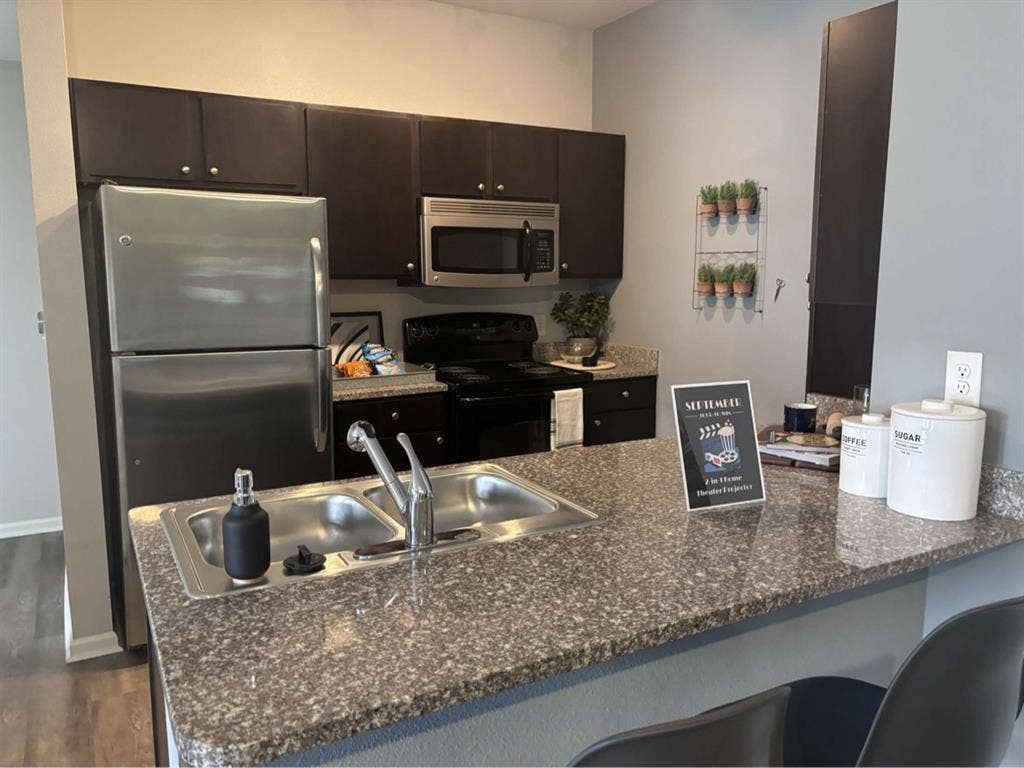 Apartment for relet at domain!!
