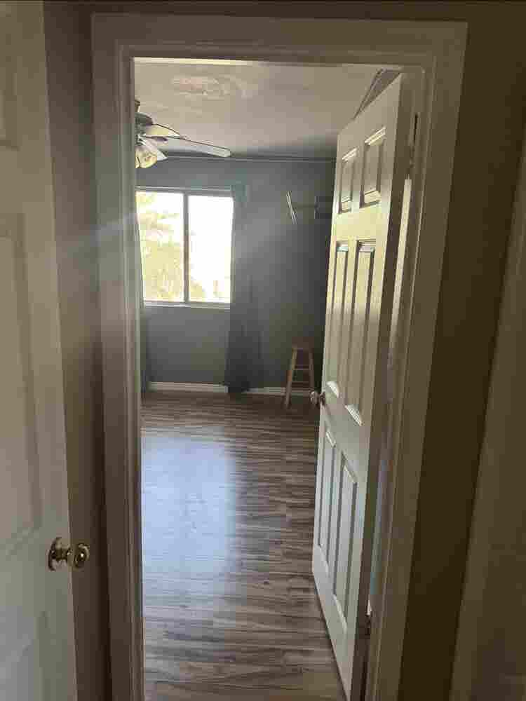 Room up for rent (Pool access)