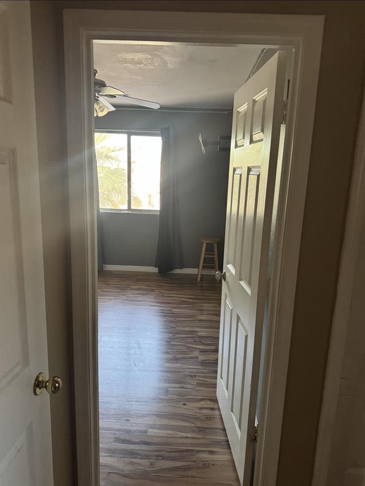 Room up for rent (Pool access)