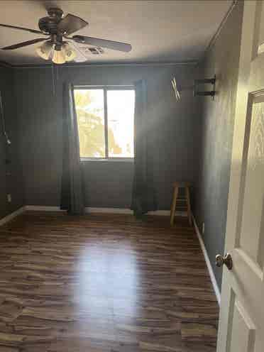 Room up for rent (Pool access)