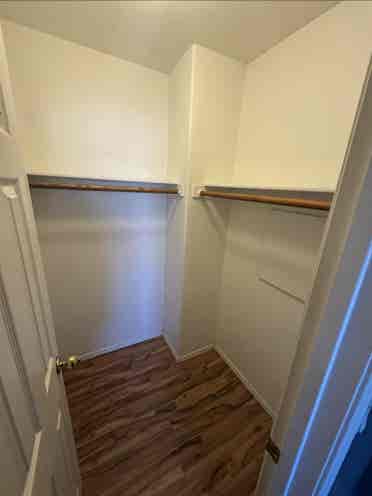 Room up for rent (Pool access)