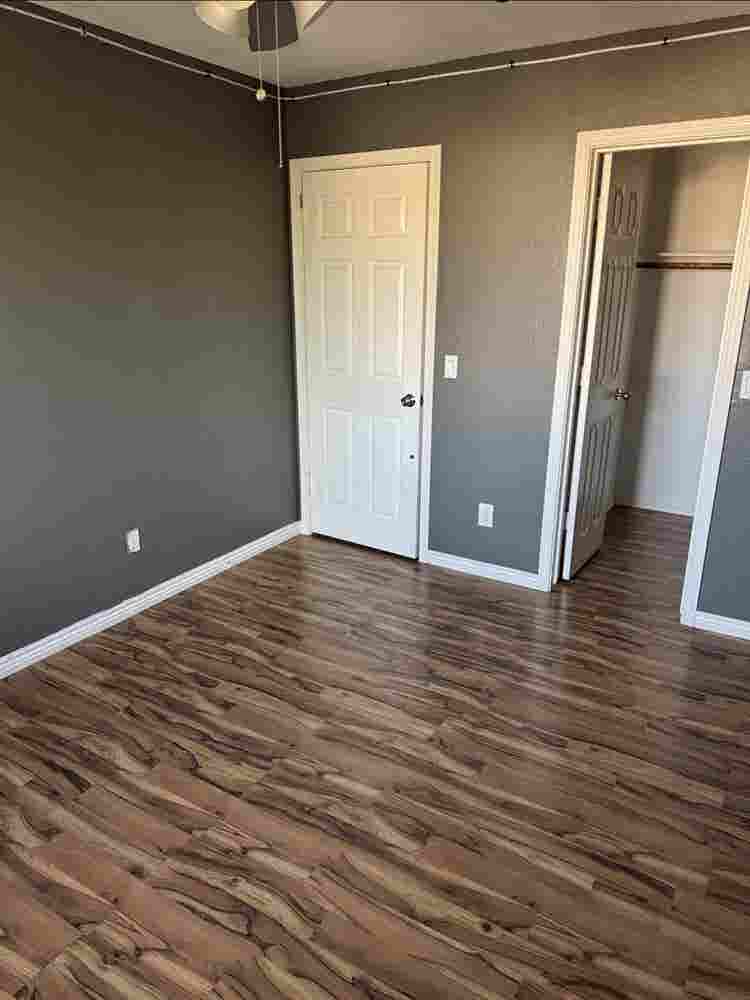 Room up for rent (Pool access)