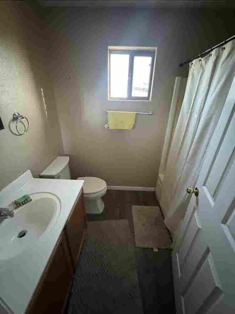 Room up for rent (Pool access)
