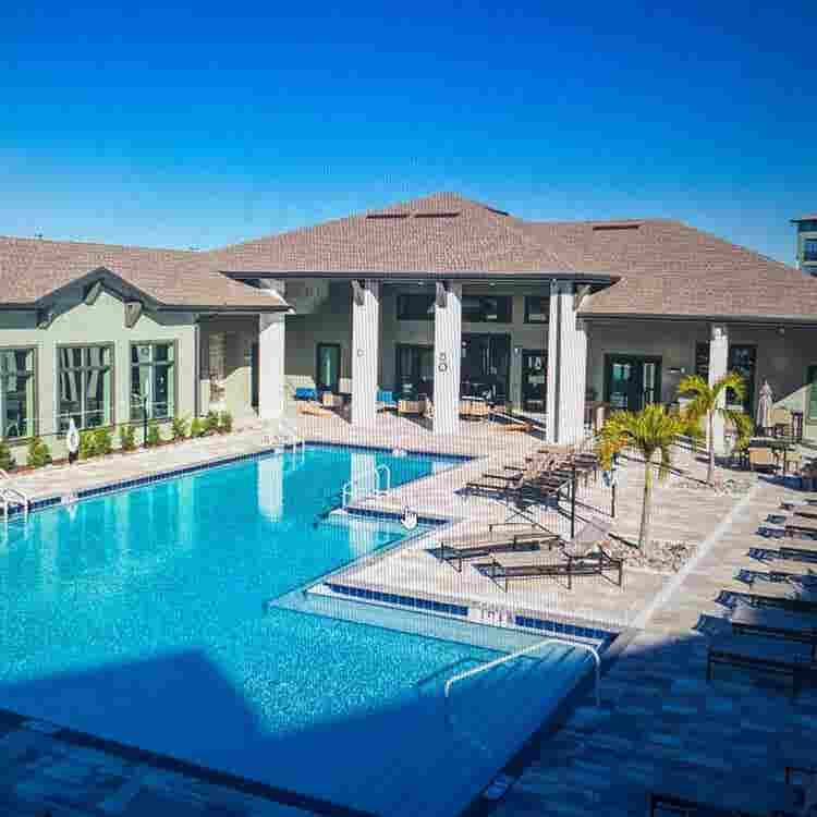 BrandNew Luxury Apartments pa
lmetto