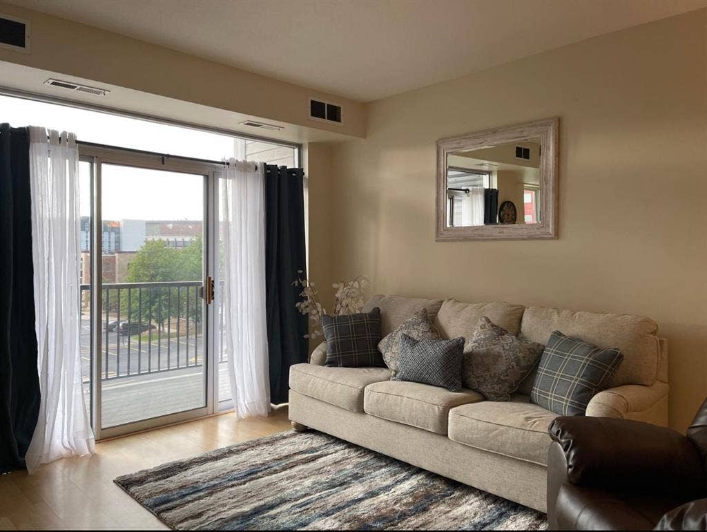 1 private room with shared bath!