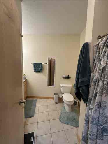 1 private room with shared bath!