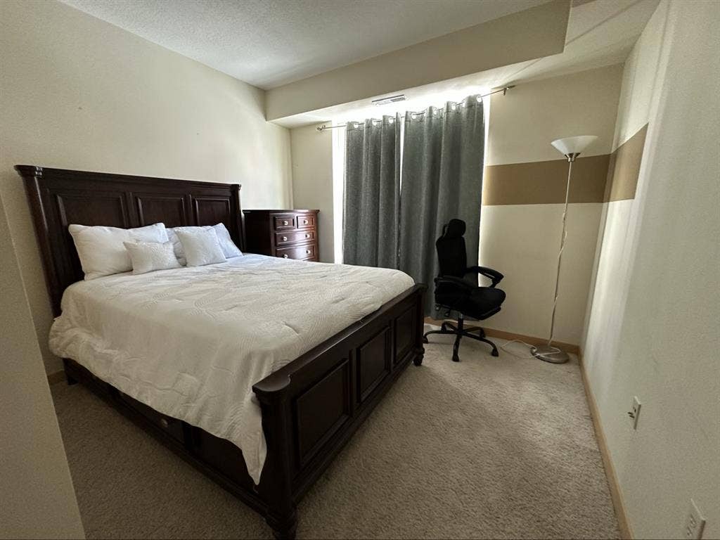 1 private room with shared bath!
