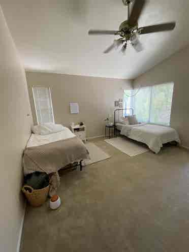 MASTER BEDROOM FOR RENT!!