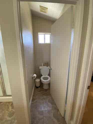 MASTER BEDROOM FOR RENT!!