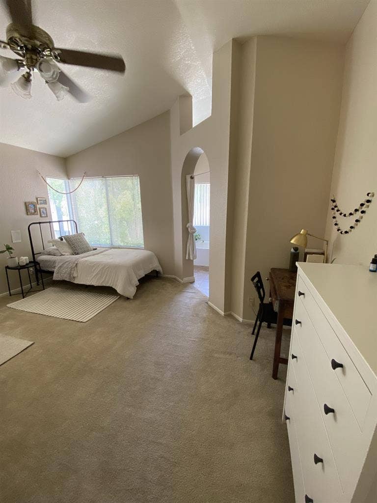 MASTER BEDROOM FOR RENT!!