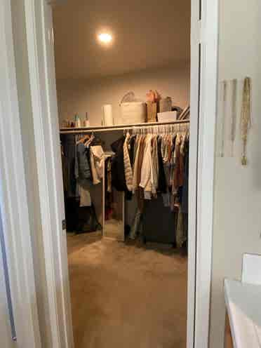 MASTER BEDROOM FOR RENT!!