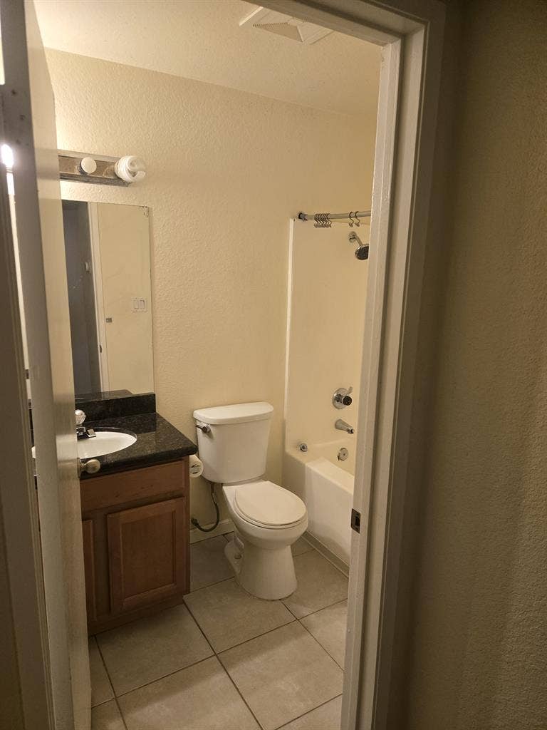 Looking for a roommate