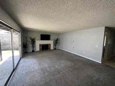 $-Room for rent in Riversidee