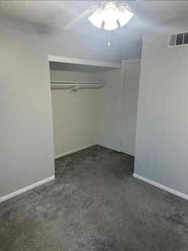 $-Room for rent in Riversidee