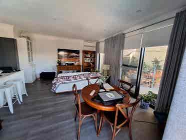 2 x fully furnished rooms available