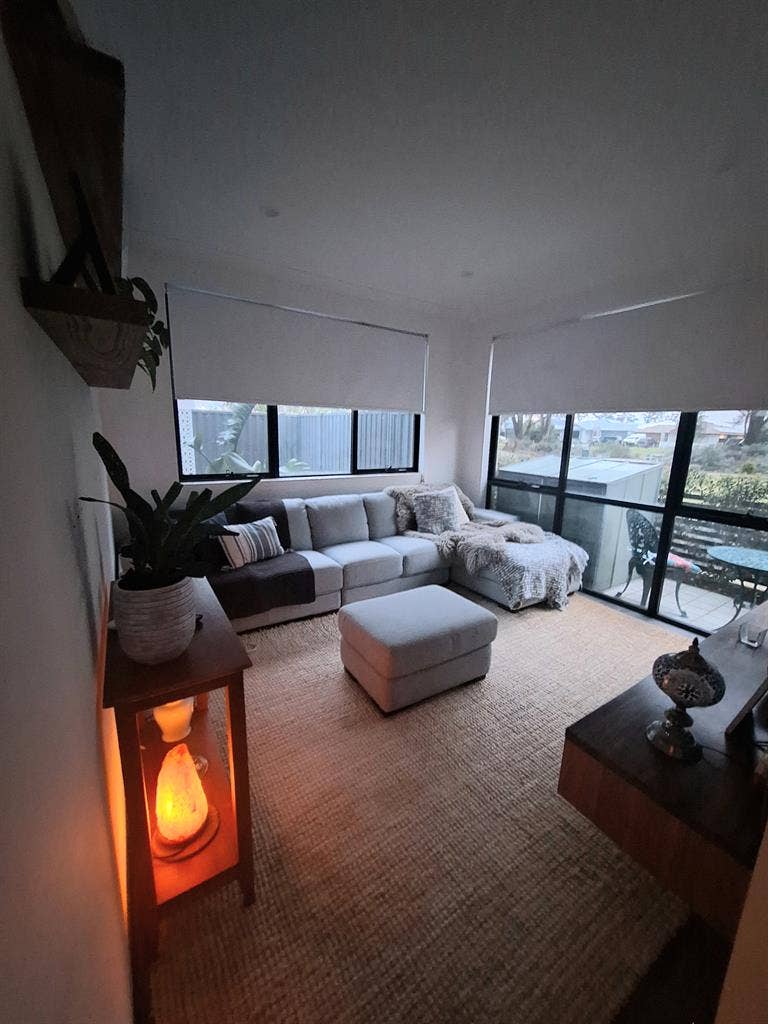 2 x fully furnished rooms available