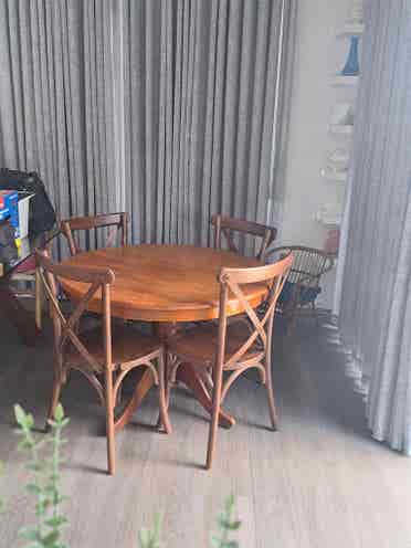 2 x fully furnished rooms available