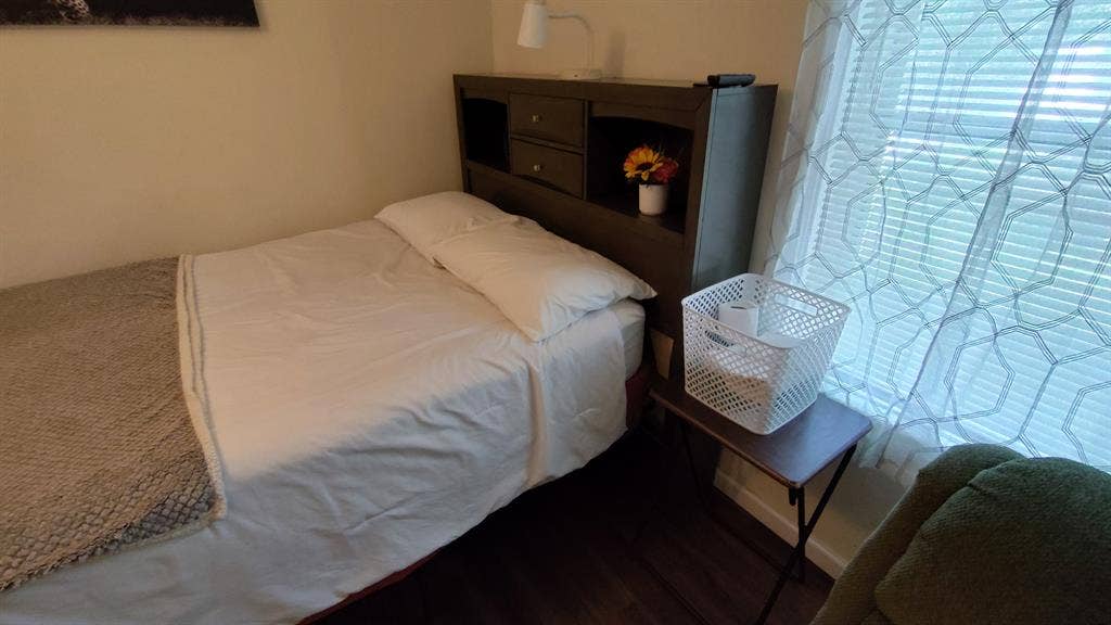 Rooms in Decatur available
