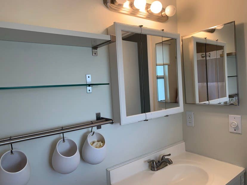 PRIVATE room, bathroom, entrance