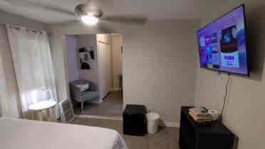 Master bedroom available downtown