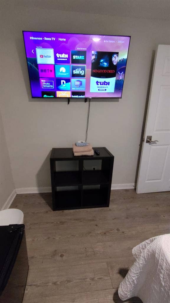 Master bedroom available downtown