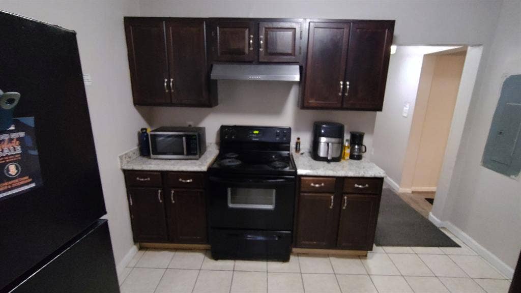 Master bedroom available downtown