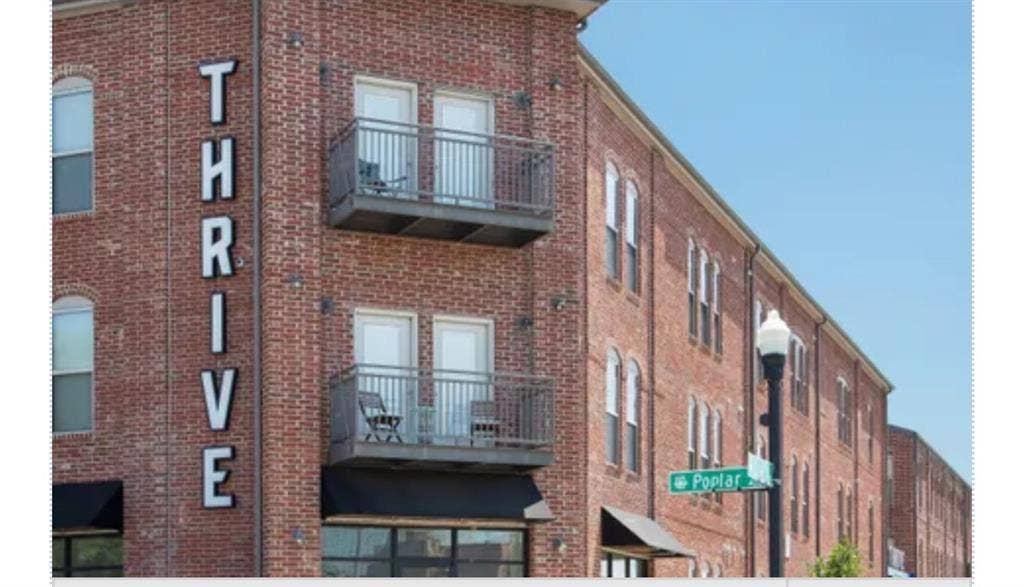 Roommate to share apartment